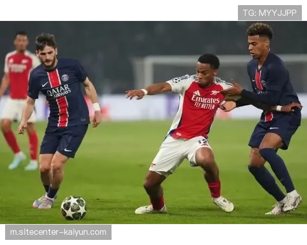 勒沃库森门将弗莱肯肩伤未愈 主场迎战枪手防线存隐患 勒沃库森门将弗莱肯肩伤未愈 主场迎战枪手防线存隐患